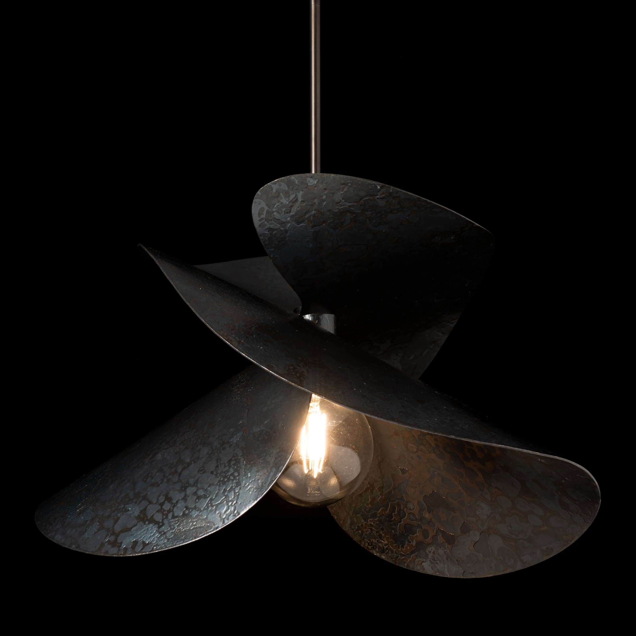 パキスタン産ノーザンエリア産 クローライトファントム入りグインデル？ Hibiscus Large Pendant | by Hubbardton Forge | 139455