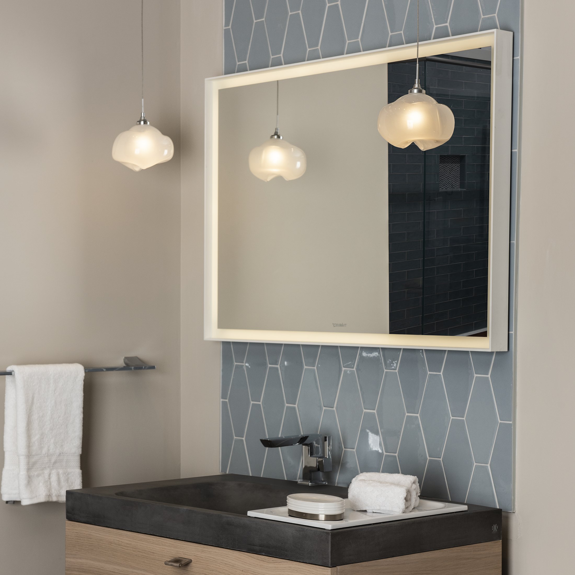Low voltage bathroom lights top
