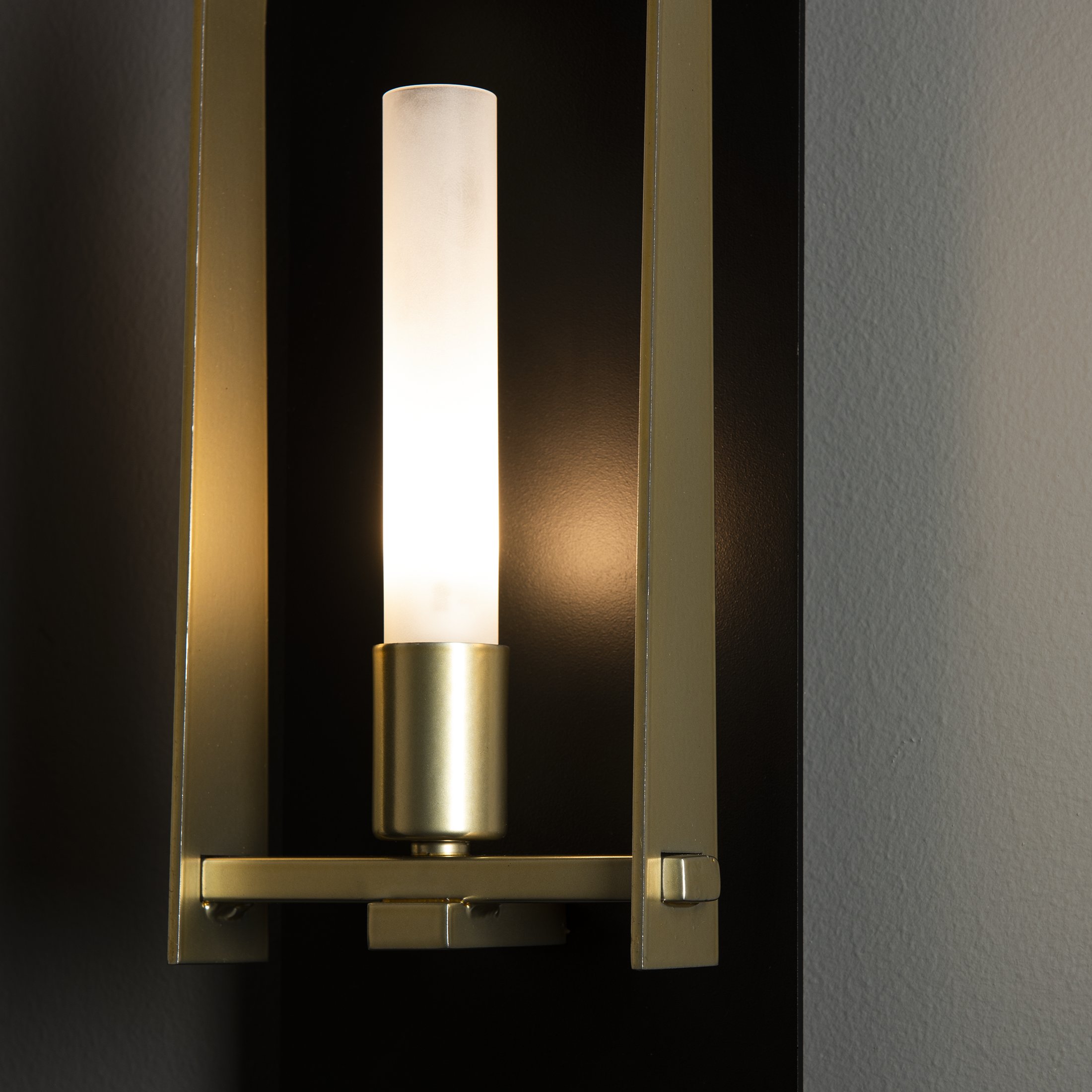 Hubbardton Forge Triomphe Wall Sconce - Thumbnail 3