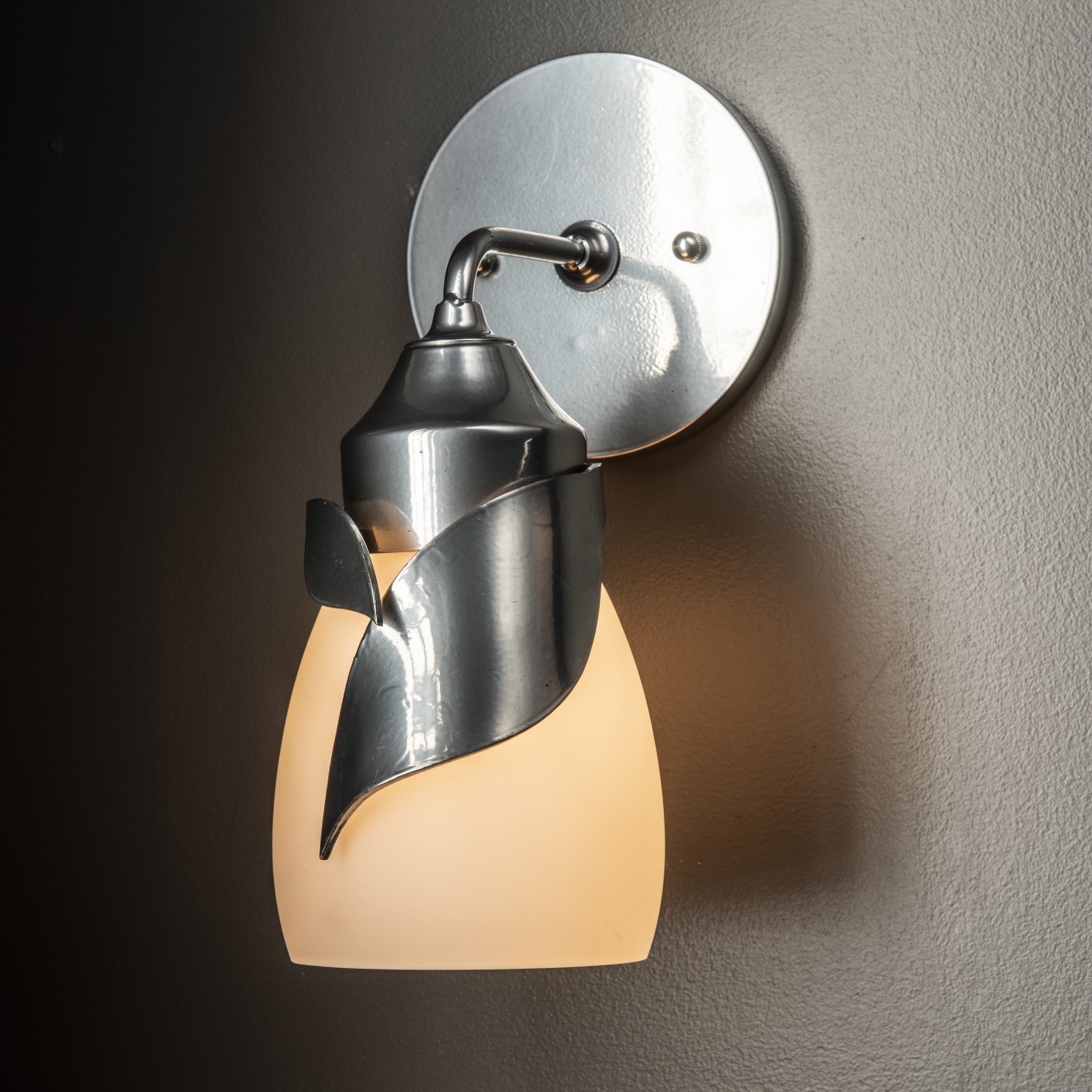 Lapas 1-Light Bath Sconce | by Hubbardton Forge | 201350