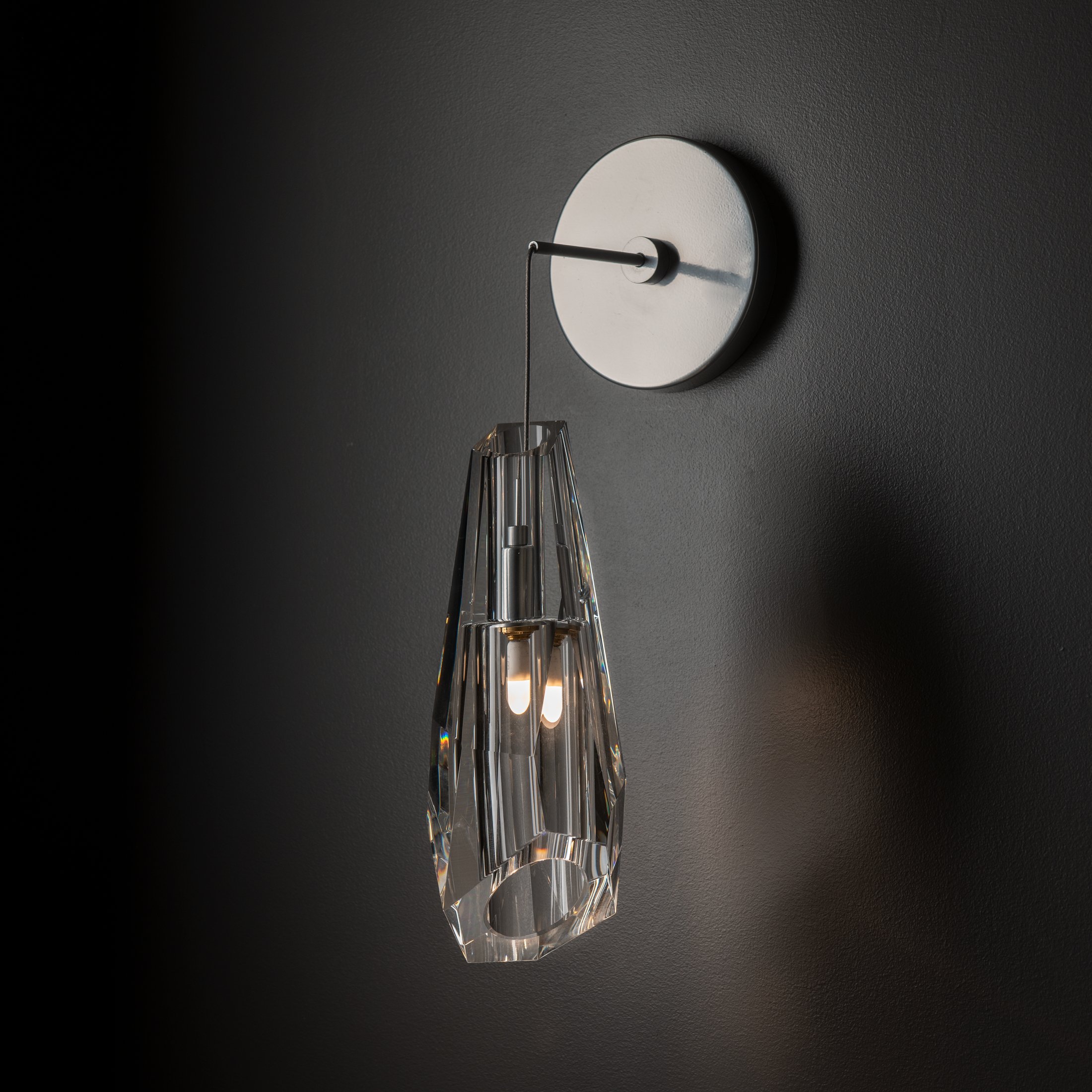 Low voltage wall sconce top