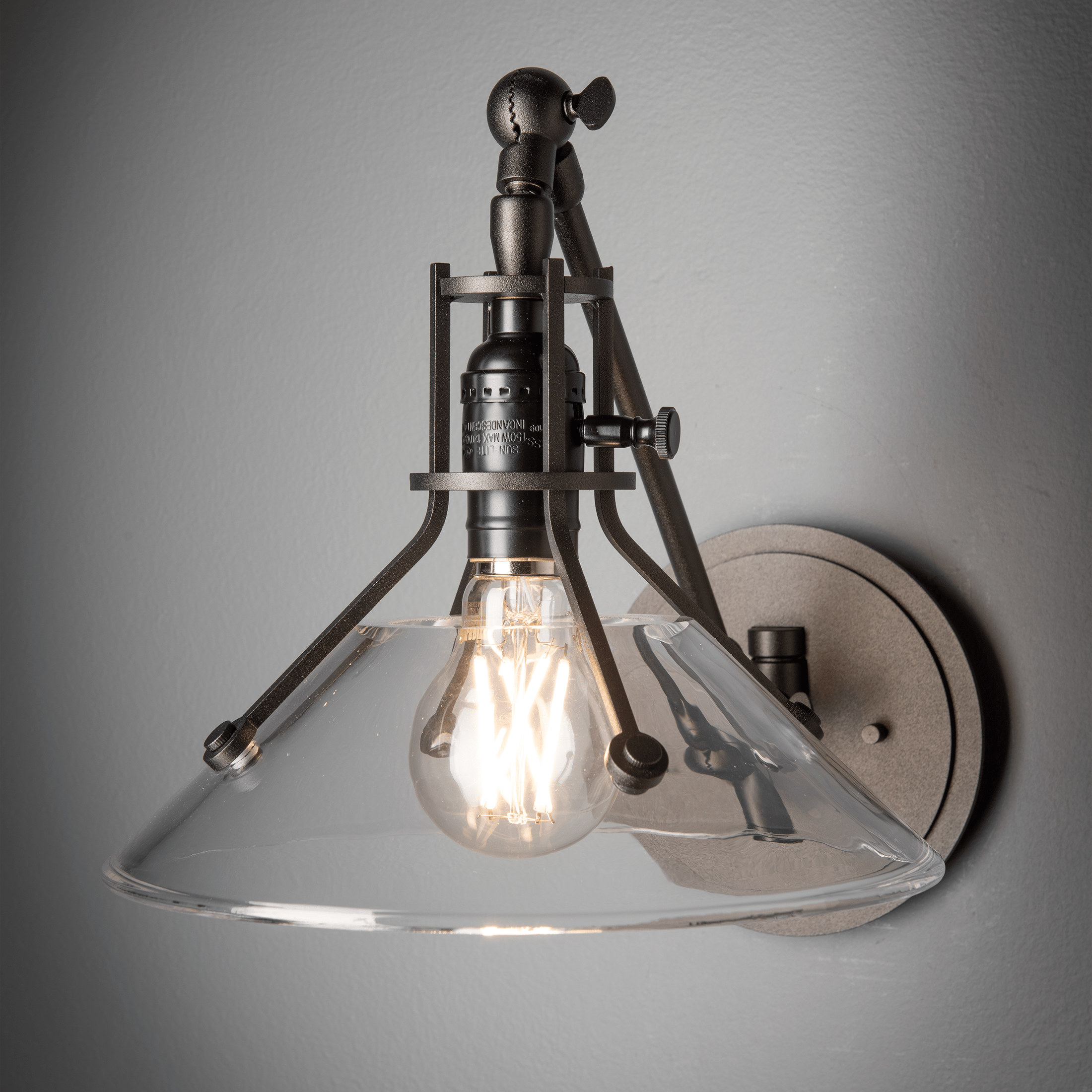 希少　ヴィンテージ　ウォーターフォード　アイリッシュ　クリスタル　灯台 Henry Swing Arm Glass Shade Sconce | by Hubbardton Forge | 209326
