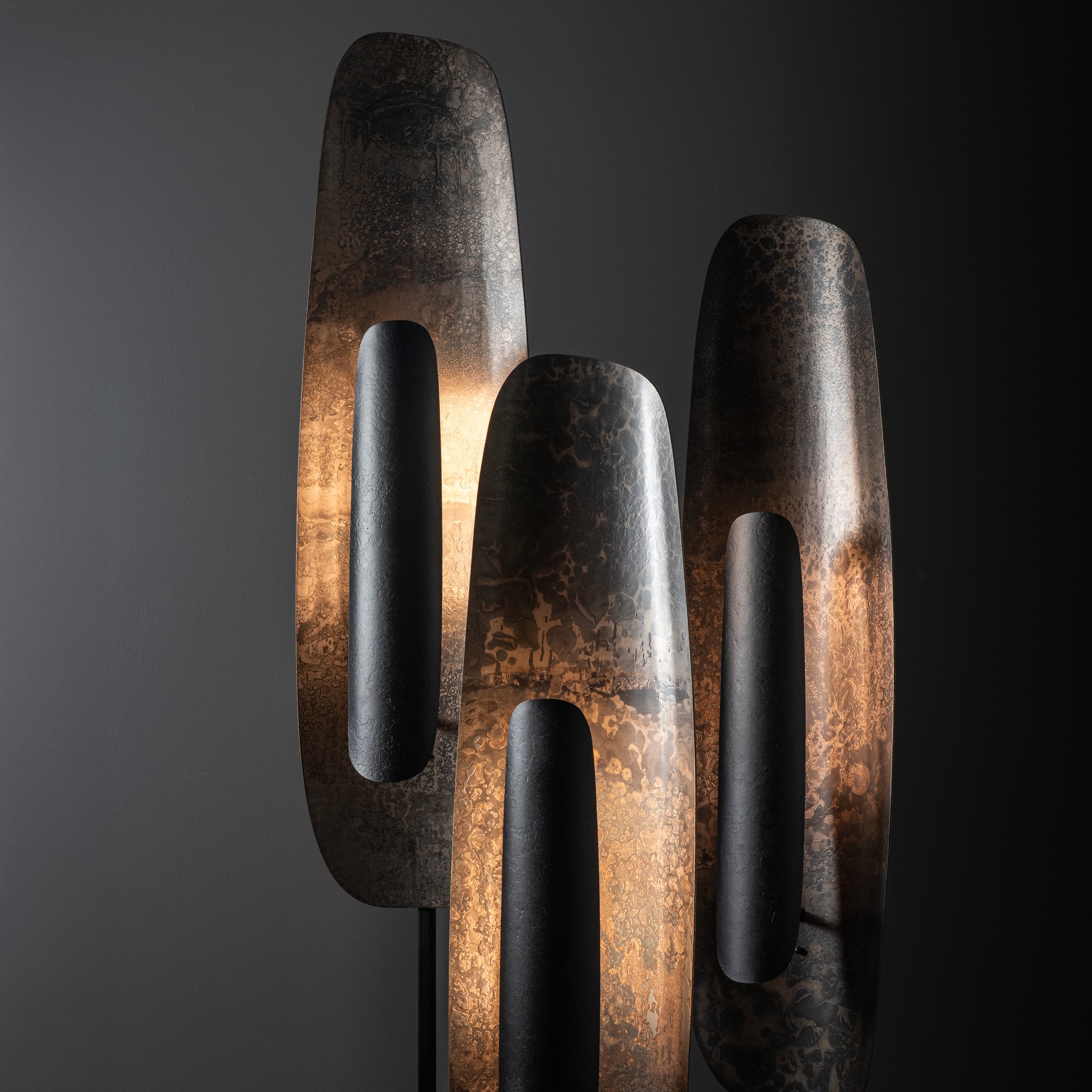 Shield Short Floor Lamp | by Hubbardton Forge | 241201