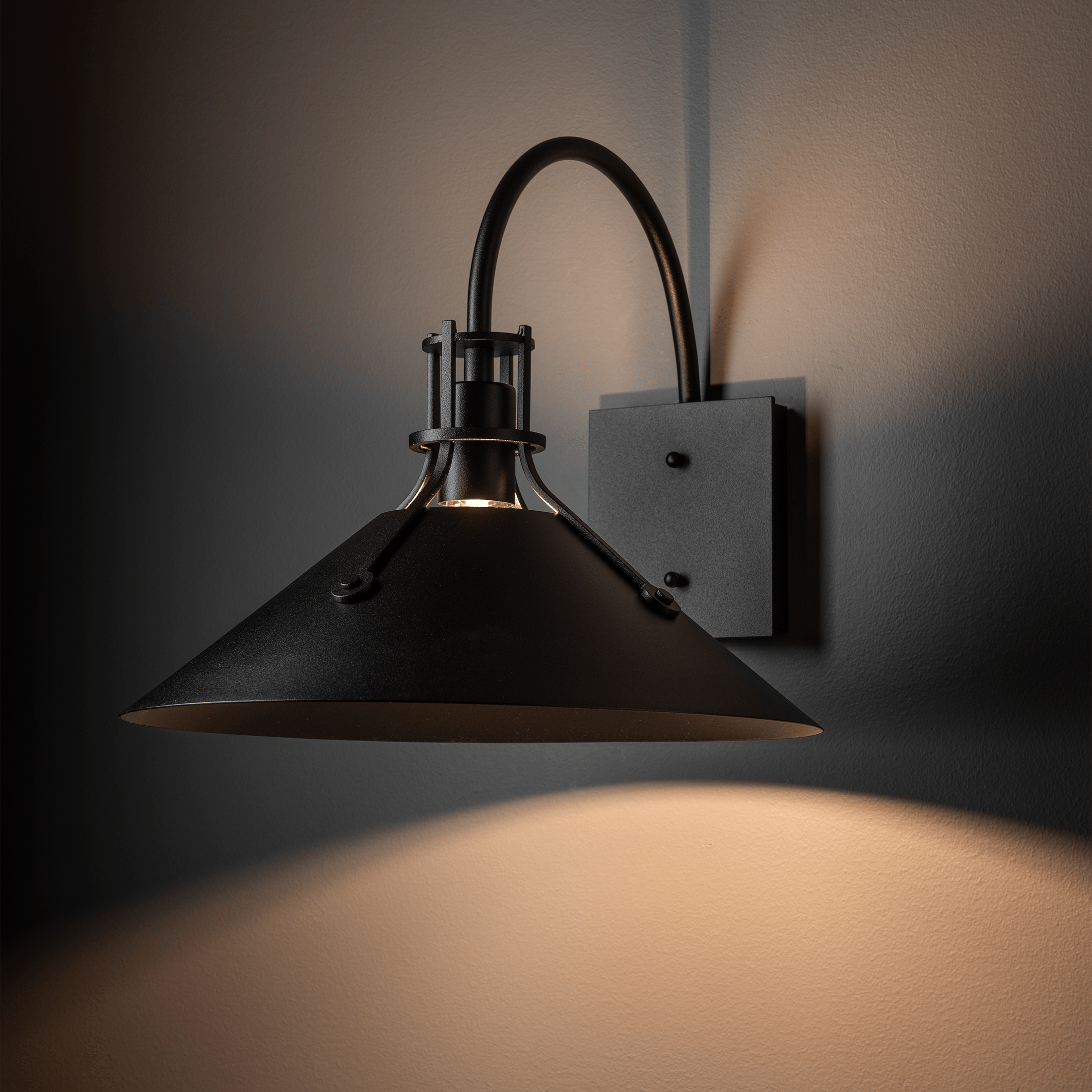 Henry Large Outdoor Sconce | by Hubbardton Forge | 302712