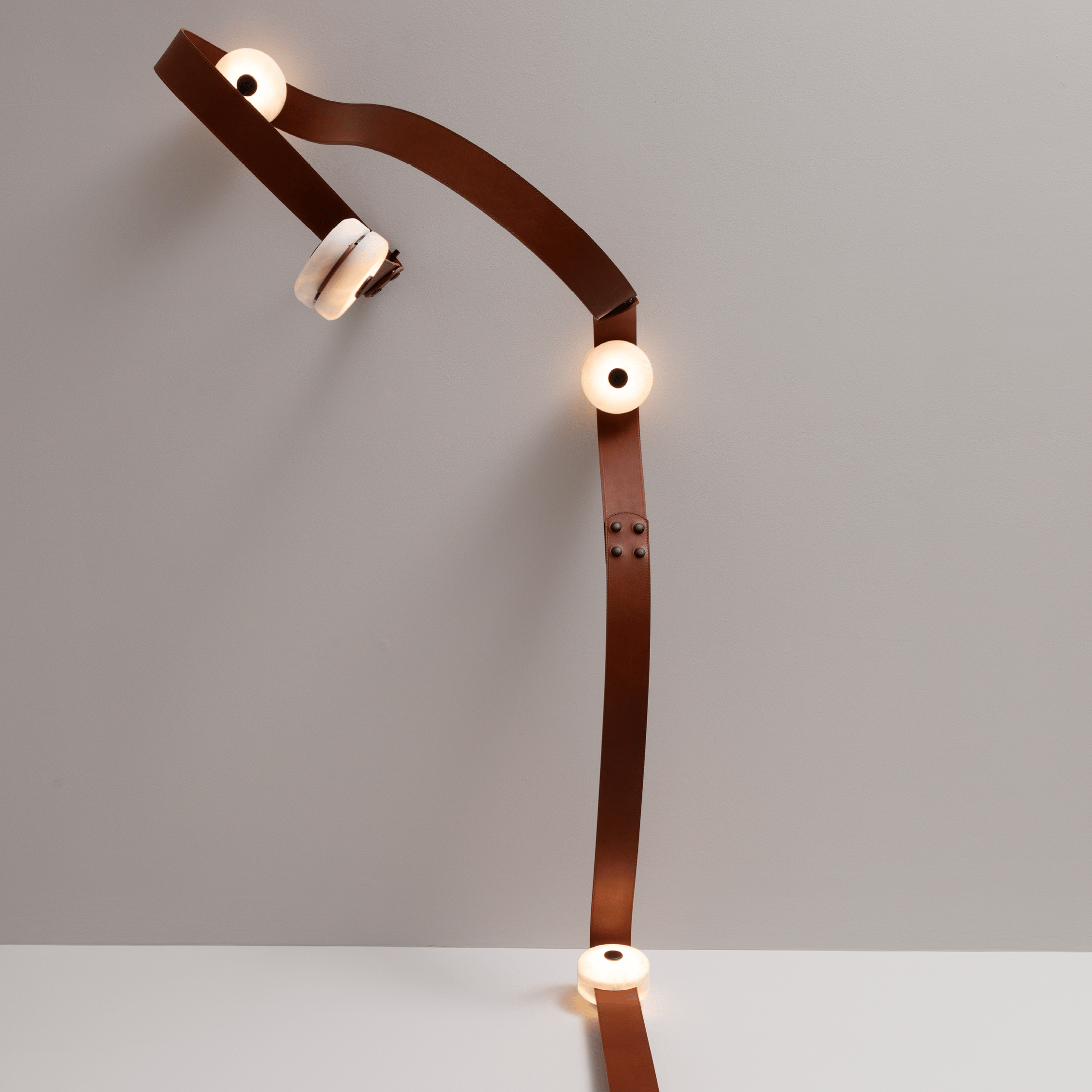 SNAPS Floor-to-Ceiling Plug-in LED Lamp | by Hubbardton Forge | 402801